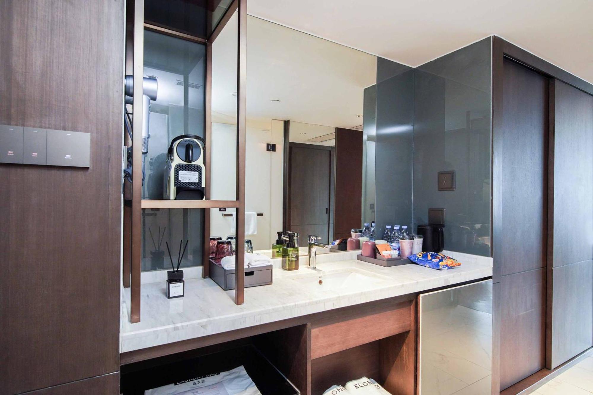 Imperial Traders Elong Hotel - Free Shuttle Bus To Canton Fair Complex & Overseas Buyer Registration Services Екстериор снимка
